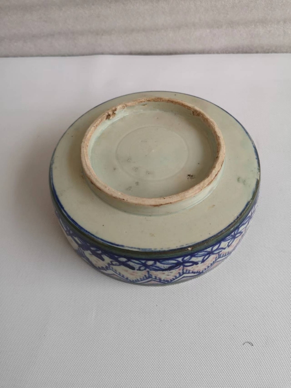 古玩陶瓷晚清民國磁州窯青花加彩蓋盒底拍賣,當(dāng)前價(jià)格160元