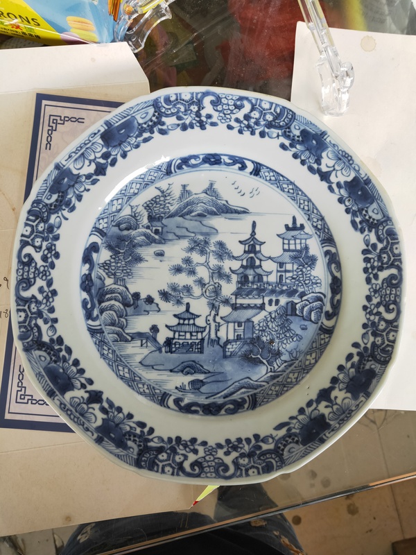 古玩陶瓷清代乾隆樓臺亭閣山水紋青花盤拍賣,當(dāng)前價(jià)格1680元