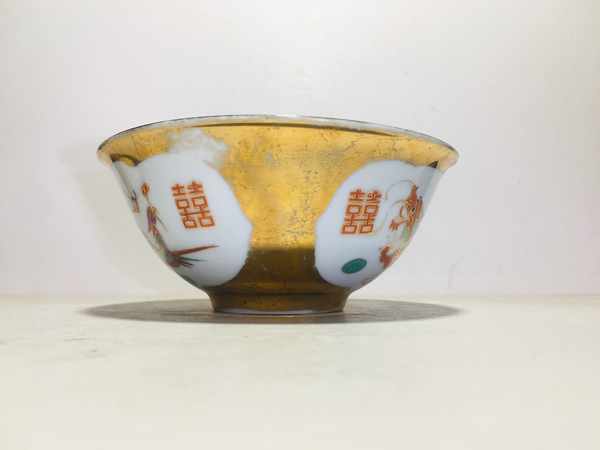 古玩陶瓷礬紅彩描金龍鳳紋茶碗拍賣,當前價格188元