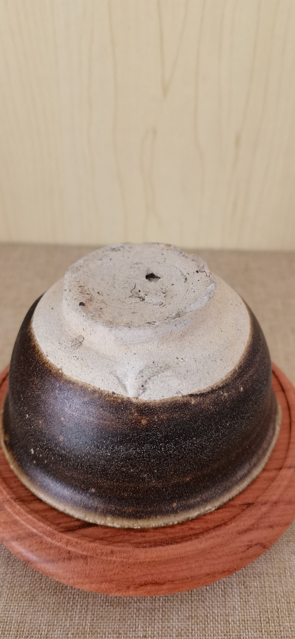 古玩陶瓷宋末元初吉州窯餅足褐釉盞拍賣,當前價格1200元