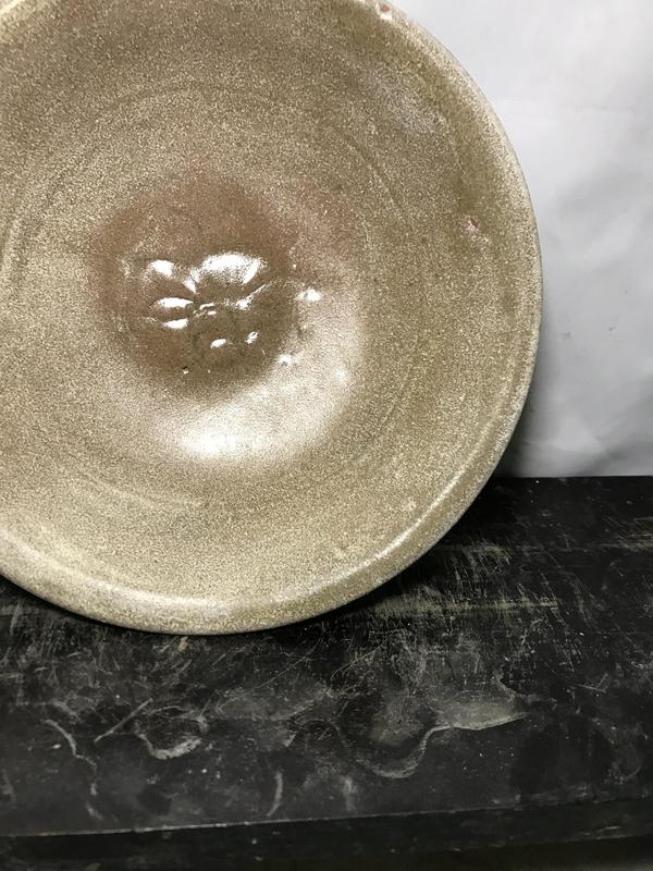 古玩陶瓷宋代龍泉窯系淺碗拍賣,當前價格3000元
