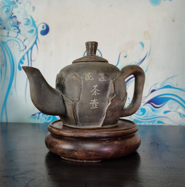 古玩雜項(xiàng)蓮瓣紋澄泥石雕老茶壺拍賣，當(dāng)前價(jià)格3600元