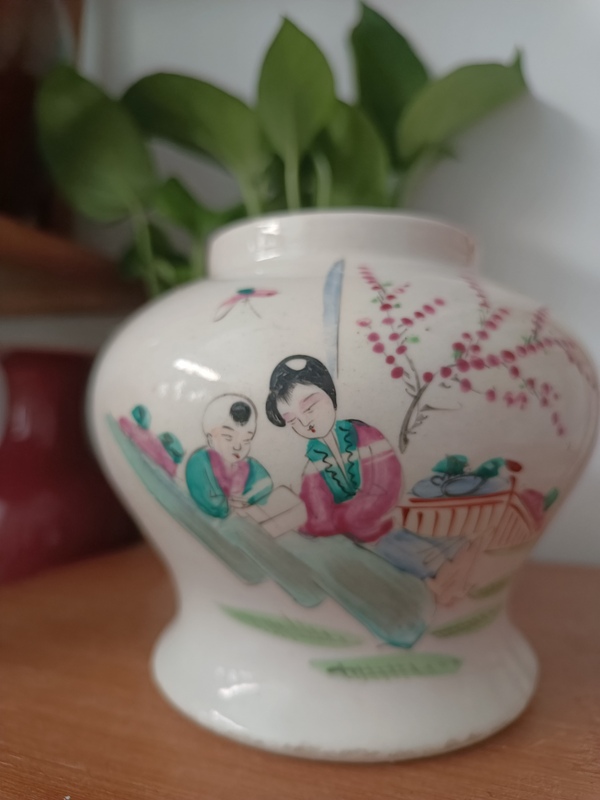 古玩陶瓷粉彩教子圖人物紋罐拍賣(mài),當(dāng)前價(jià)格480元