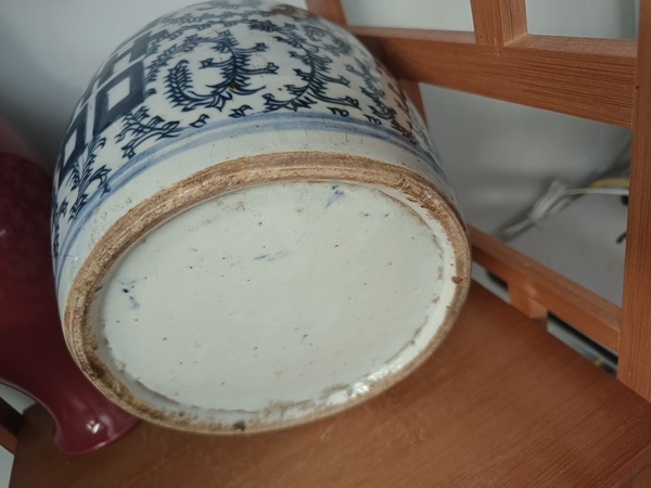 古玩陶瓷清嘉慶青花纏枝花卉紋雙喜罐拍賣(mài),當(dāng)前價(jià)格500元
