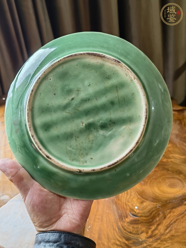 古玩陶瓷創(chuàng)匯·綠釉印壽星人物紋盤真品鑒賞圖