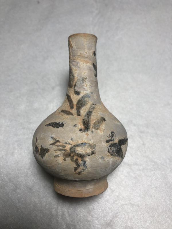 古玩陶瓷鞏縣窯青花花卉紋長頸瓶拍賣,當前價格700元