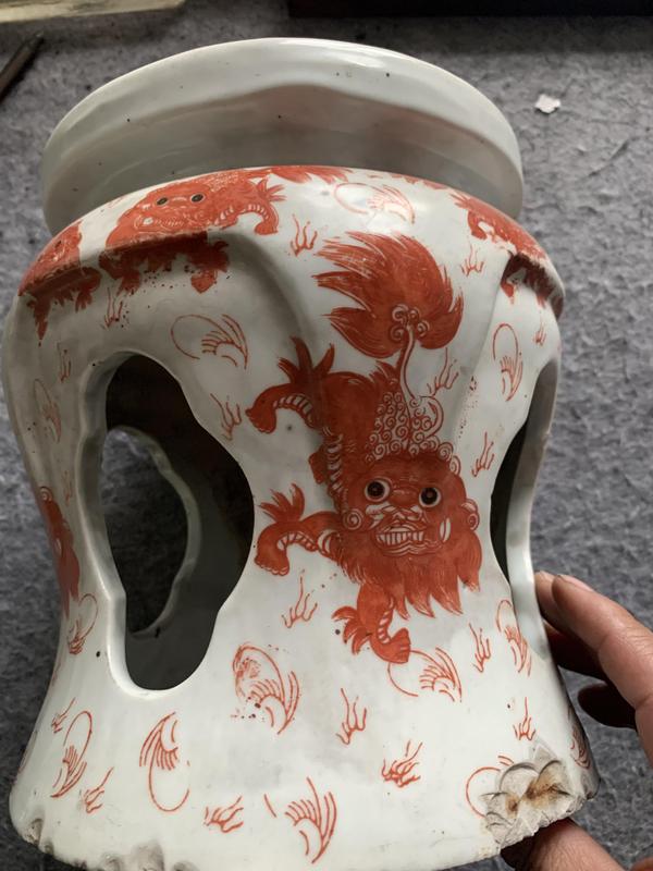 古玩陶瓷民國晚期至出口創匯礬紅獅紋繡蹲拍賣,當前價格1988元