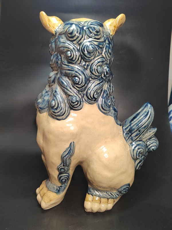 古玩陶瓷創(chuàng)匯時(shí)青花獅子塑像拍賣,當(dāng)前價(jià)格880元