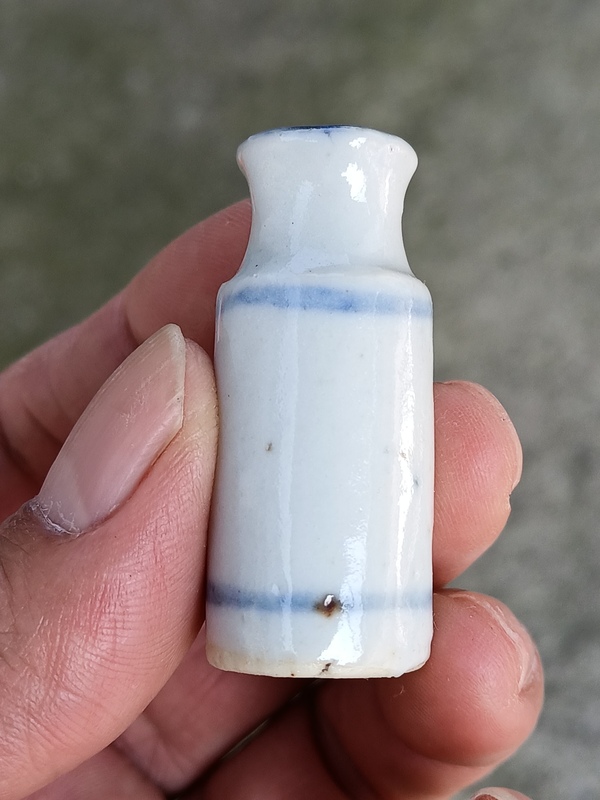 古玩陶瓷青花小藥瓶拍賣,當前價格300元