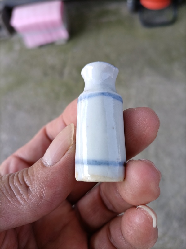 古玩陶瓷青花小藥瓶拍賣,當前價格300元