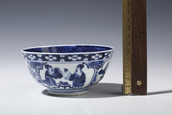 古玩陶瓷清晚·青花開窗山水人物紋碗拍賣，當(dāng)前價格1680元