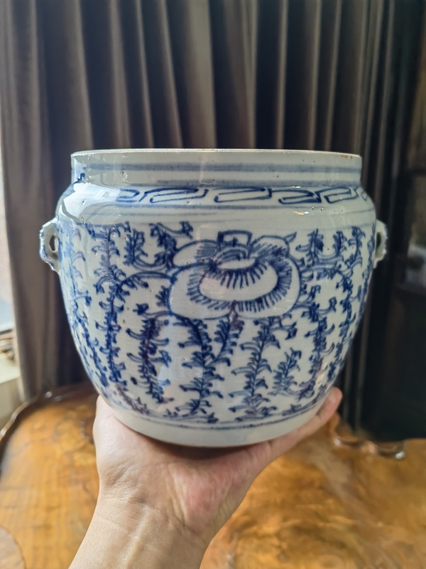 古玩陶瓷清中期青花纏枝蓮紋罐拍賣,當(dāng)前價格450元