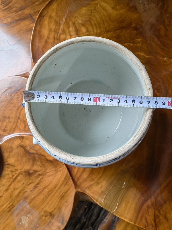 古玩陶瓷清中期青花纏枝蓮紋罐拍賣,當(dāng)前價格450元
