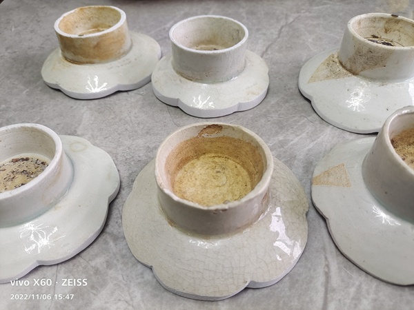 古玩陶瓷一套三個宋代影青碗底現代磨茶墊拍賣,當前價格300元
