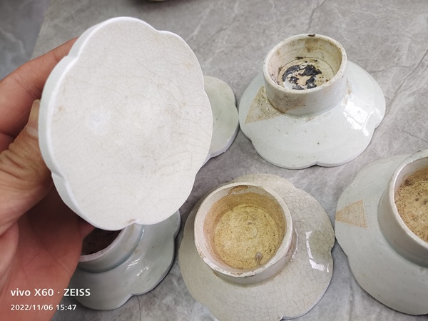 古玩陶瓷一套三個宋代影青碗底現代磨茶墊拍賣,當前價格300元