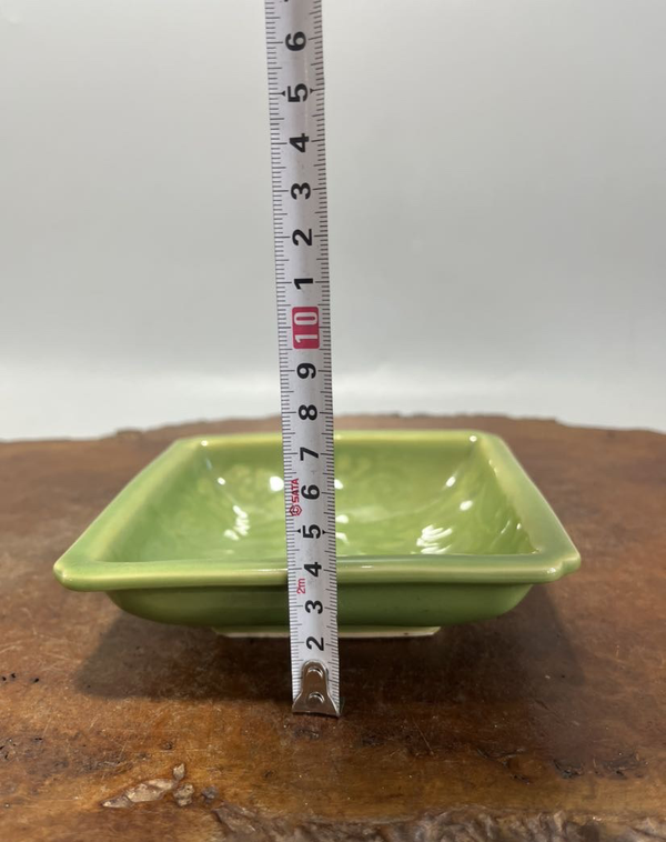 古玩陶瓷解放初期左右綠釉印花四方倭角盤拍賣,當前價格400元