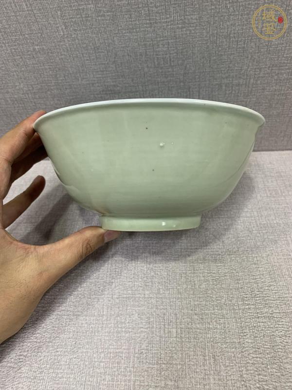 古玩陶瓷豆青釉青花碗真品鑒賞圖