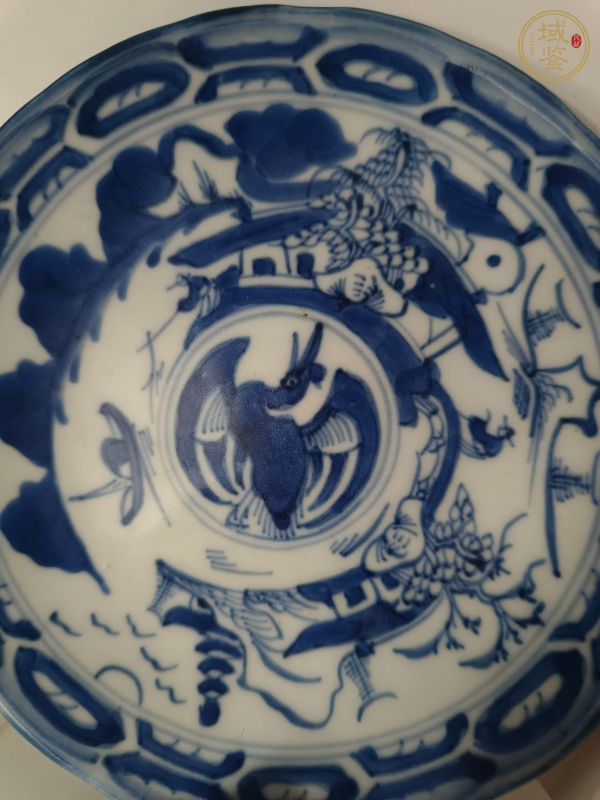 古玩陶瓷清中晚·青花山水人物紋盤真品鑒賞圖
