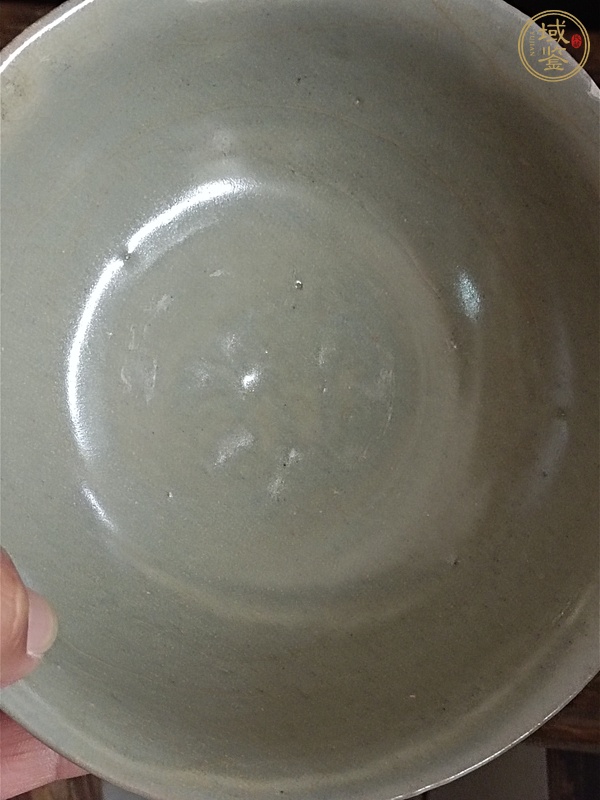 古玩陶瓷元代龙泉窑系青釉碗真品鉴赏图