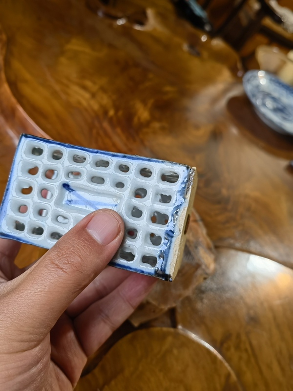 古玩陶瓷民國青花鏤空四方筆筒拍賣,當前價格350元