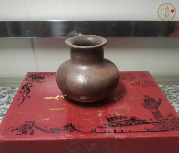 古玩瓷器赣州窑褐釉瓶真品鉴赏图