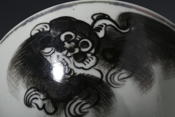 古玩陶瓷民国·墨彩狮子纹茶碗拍卖，当前价格1416元