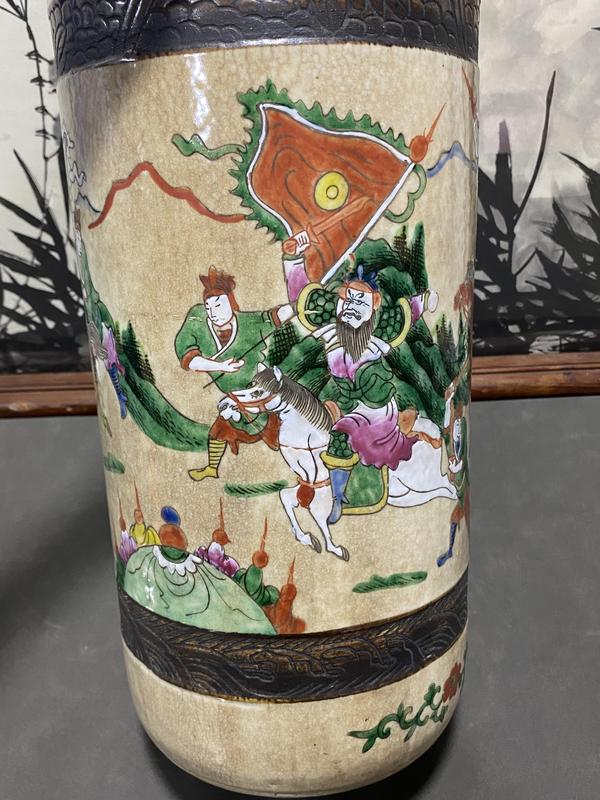 古玩陶瓷清代仿哥釉粉彩刀馬人物紋大卷筒拍賣，當(dāng)前價(jià)格8000元
