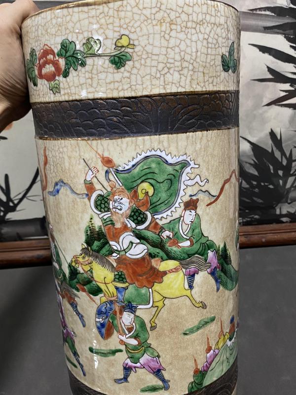 古玩陶瓷清代仿哥釉粉彩刀馬人物紋大卷筒拍賣，當(dāng)前價(jià)格8000元