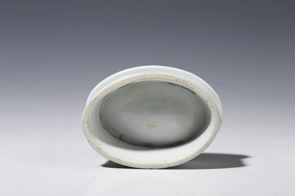 古玩陶瓷清乾隆·藍(lán)料彩描金徽章紋鹽碟拍賣，當(dāng)前價(jià)格108元
