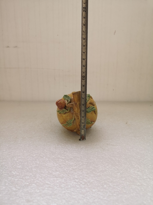 古玩陶瓷素三彩桃型水滴拍賣,當前價格480元