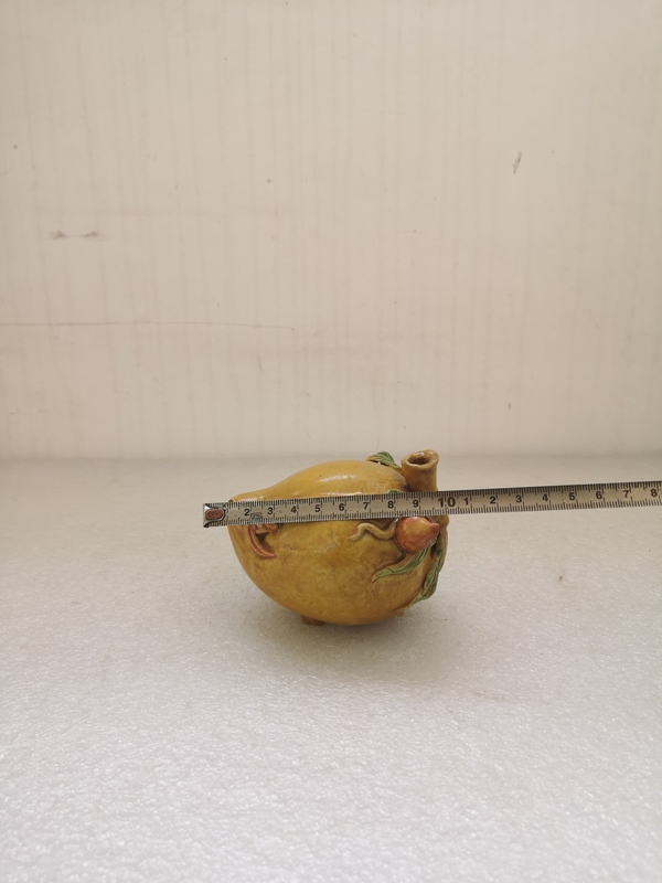 古玩陶瓷素三彩桃型水滴拍賣,當前價格480元