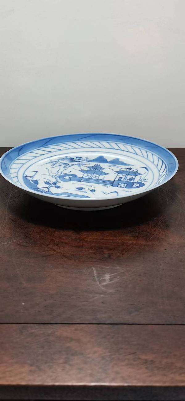 古玩陶瓷清中樓臺亭閣山水紋青花盤拍賣,當前價格500元