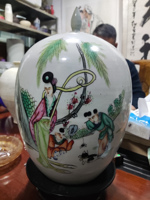 古玩陶瓷民國三娘教子圖彩繪冬瓜罐拍賣,當前價格1688元