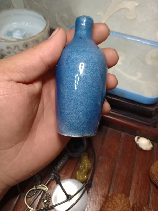 古玩陶瓷民國撒藍釉鼻煙壺沒有刻款。清代末期到民國。拍賣，當前價格1255元
