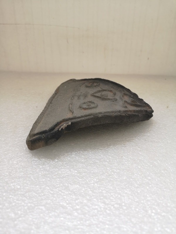 古玩陶瓷晚清灰陶印花瓦當拍賣,當前價格168元