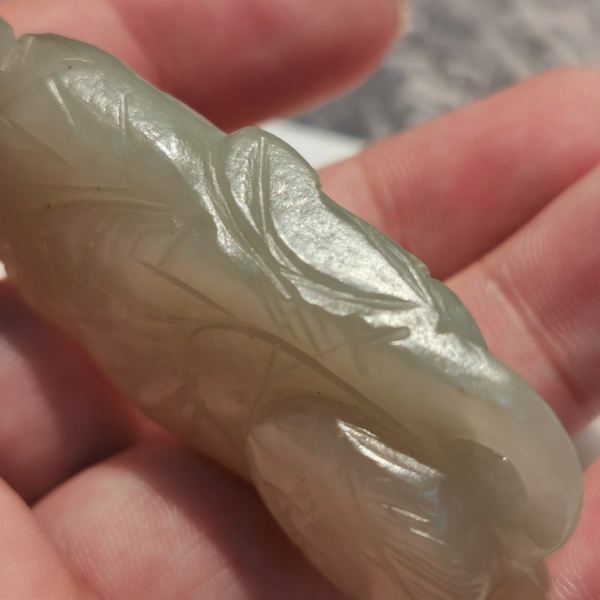 古玩玉器明代~和田玉執(zhí)荷童子拍賣，當(dāng)前價格4500元