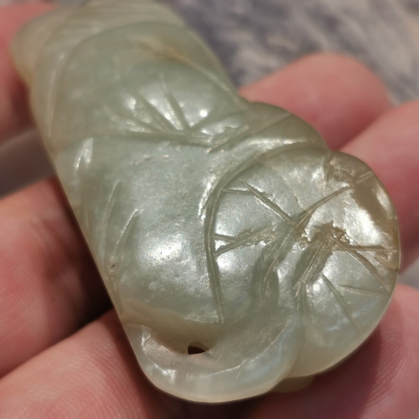 古玩玉器明代~和田玉執(zhí)荷童子拍賣，當(dāng)前價格4500元