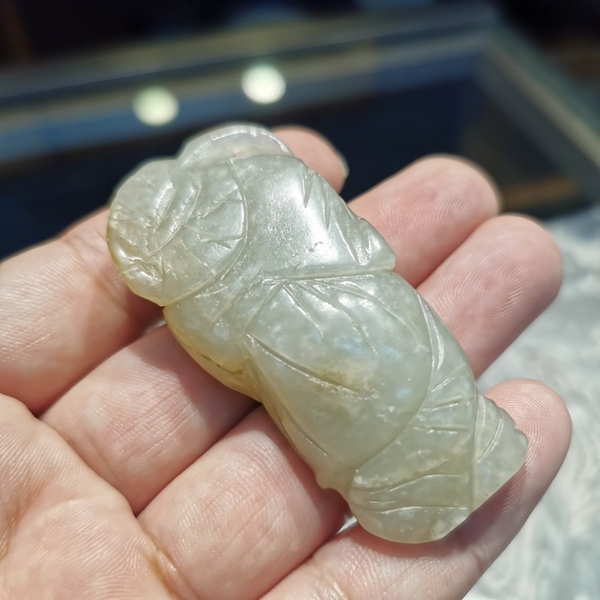 古玩玉器明代~和田玉執(zhí)荷童子拍賣，當(dāng)前價格4500元