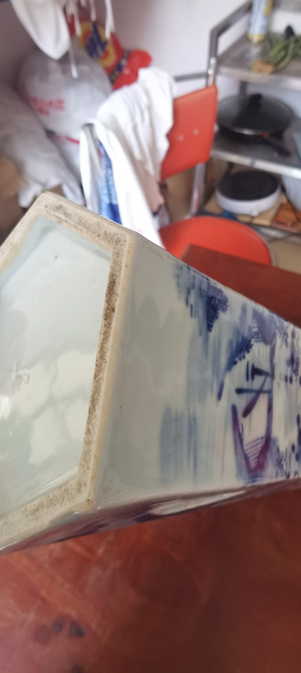 古玩陶瓷晚清青花山水人物紋鏤空六方帽筒拍賣，當(dāng)前價格8000元