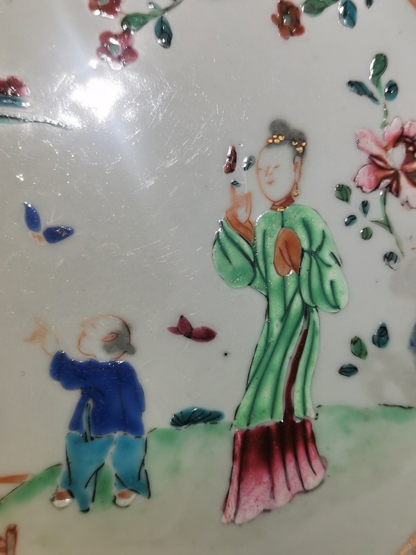 古玩陶瓷清代雍正至乾隆三娘教子圖粉彩盤(pán)拍賣(mài),當(dāng)前價(jià)格4000元
