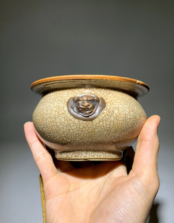 古玩陶瓷精品清中期乾隆哥釉獸耳香爐拍賣,當前價格6888元