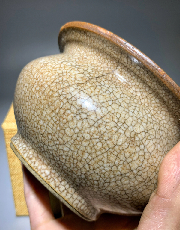 古玩陶瓷精品清中期乾隆哥釉獸耳香爐拍賣,當前價格6888元