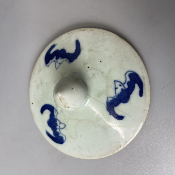 古玩陶瓷清晚期豆青釉青花太獅少獅紋蓋罐拍賣,當(dāng)前價(jià)格11000元