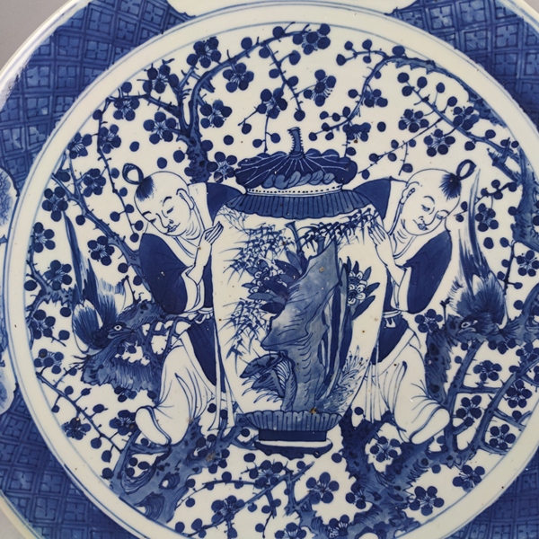 古玩陶瓷青花童子抱瓶花鳥紋大盤拍賣,當前價格22880元