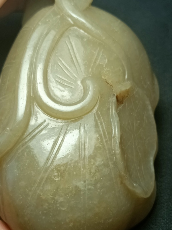 古玩玉器清代和田玉籽料蓮荷紋筆洗拍賣,當前價格13000元