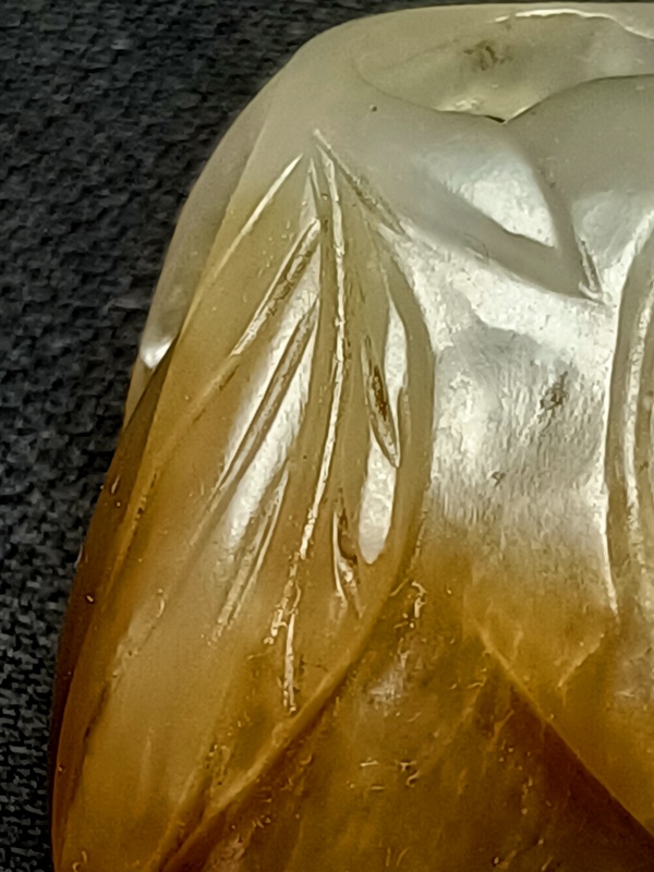 古玩玉器清代和田玉俏色立体雕刻瓜果拍卖，当前价格2000元