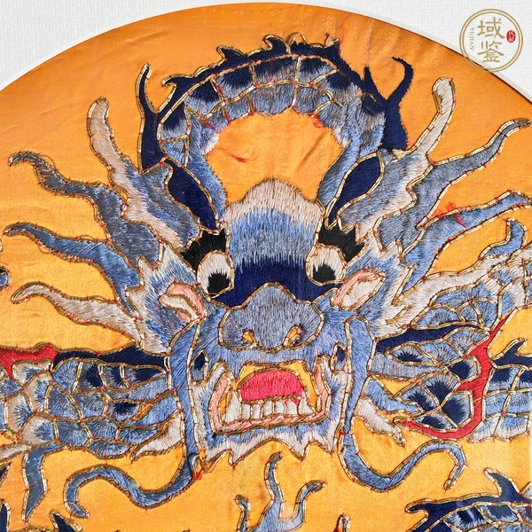 古玩雜項(xiàng)團(tuán)龍刺繡掛屏 真品鑒賞圖