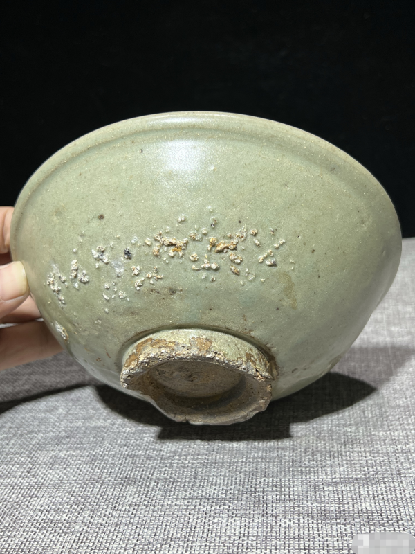 古玩陶瓷【低价大处理】元代龙泉窑系青釉碗拍卖，当前价格288元