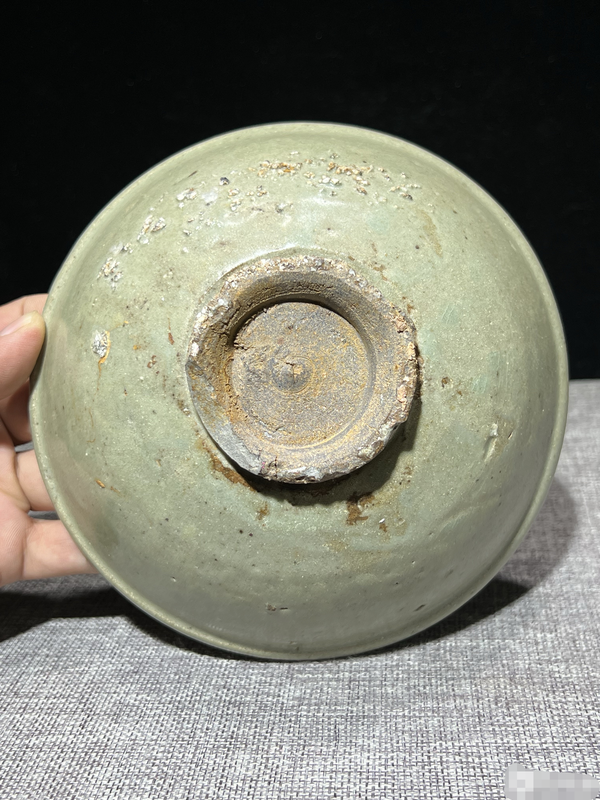 古玩陶瓷【低价大处理】元代龙泉窑系青釉碗拍卖，当前价格288元