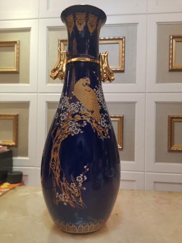 古玩转卖60-80年代霁蓝釉描金诗文大瓶（孤品）拍卖，当前价格4888元